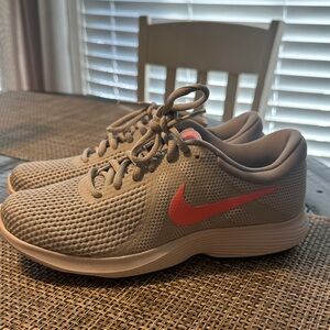 Nike Women's Sneakers in Gray and Pink